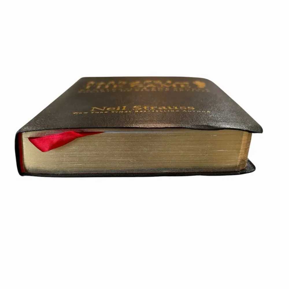 The Game Neil Strauss Hardcover First Edition PUA Pickup Artist Gold Edge Ribbon